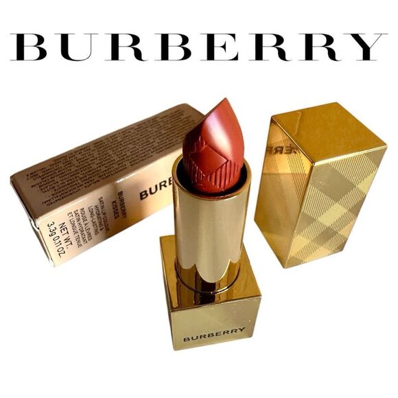 BURBERRY Kisses 93 Russet:
Timeless Elegance
(3.3 g / NET WT. 0.11 OZ) - Picture 17 of 17